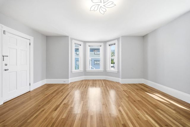 29 Hanson St 1, Somerville, MA 02143