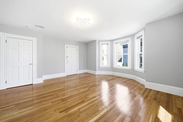 29 Hanson St 1, Somerville, MA 02143