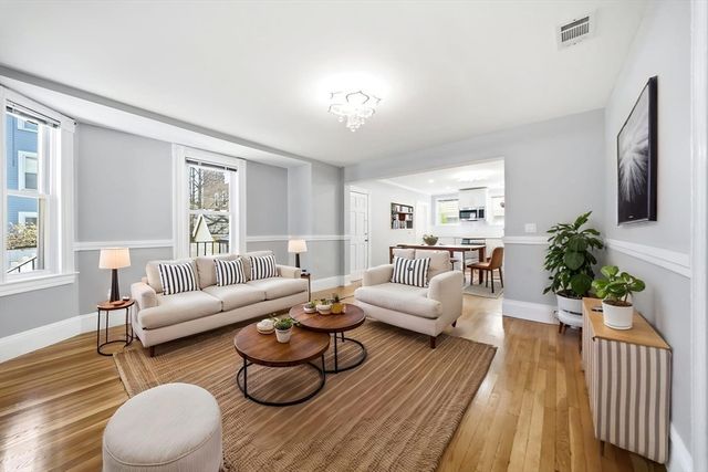 29 Hanson St 1, Somerville, MA 02143