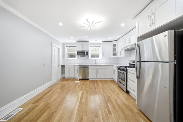 29 Hanson St 1, Somerville, MA 02143