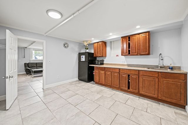 29 Hanson St 1, Somerville, MA 02143