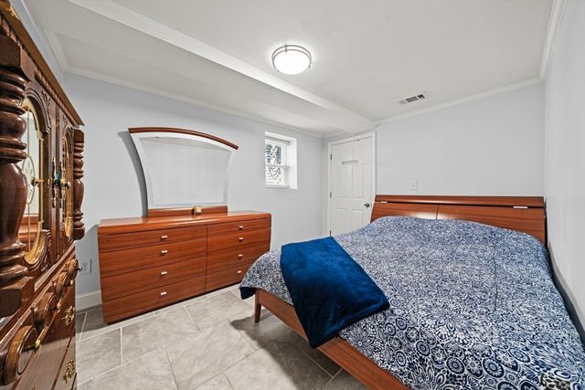 29 Hanson St 1, Somerville, MA 02143