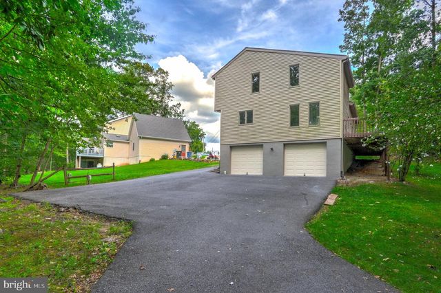 105 CURTIS DR, East Berlin, PA 17316