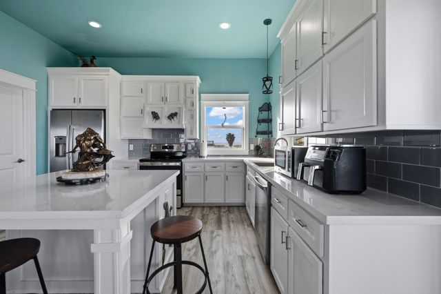 1042 N Margaret Road, Gilchrist, TX 77617