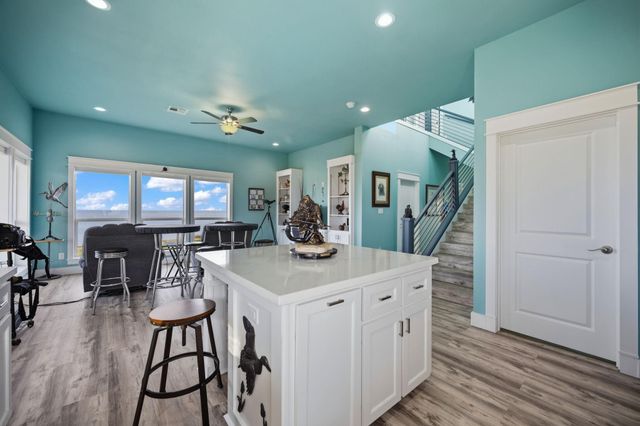 1042 N Margaret Road, Gilchrist, TX 77617