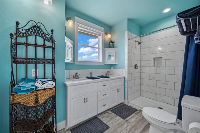 1042 N Margaret Road, Gilchrist, TX 77617