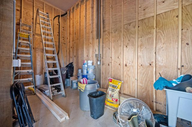 1042 N Margaret Road, Gilchrist, TX 77617