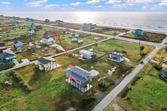 1042 N Margaret Road, Gilchrist, TX 77617