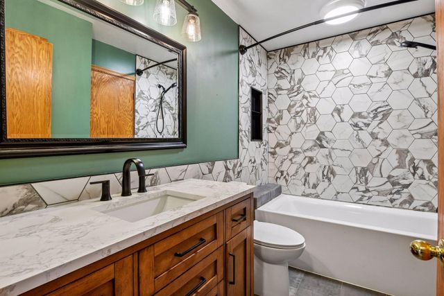 356 Bluestem Avenue, Shakopee, MN 55379