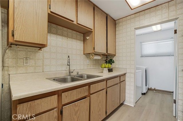 8207 Yarmouth, Reseda (los Angeles), CA 91335