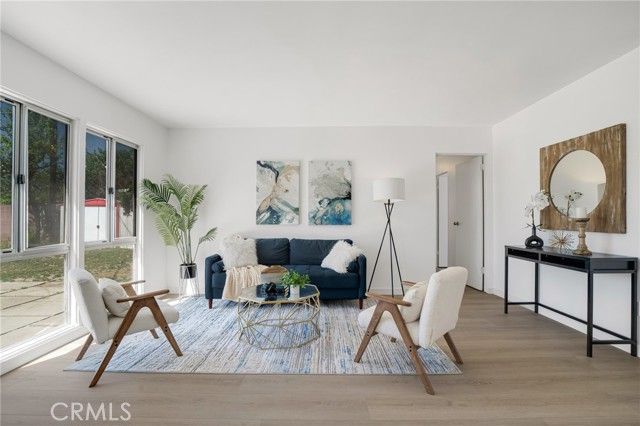 8207 Yarmouth, Reseda (los Angeles), CA 91335