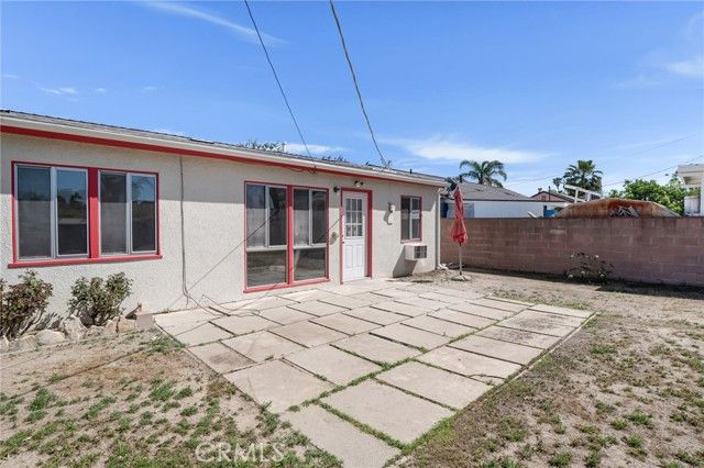 8207 Yarmouth, Reseda (los Angeles), CA 91335