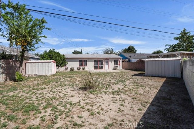 8207 Yarmouth, Reseda (los Angeles), CA 91335