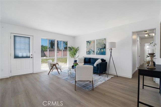 8207 Yarmouth, Reseda (los Angeles), CA 91335