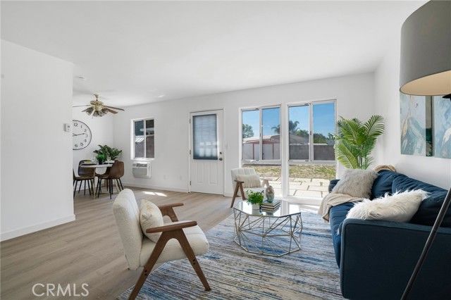 8207 Yarmouth, Reseda (los Angeles), CA 91335