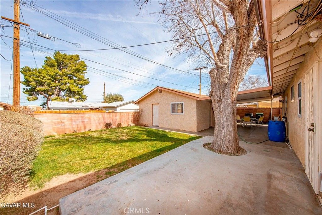 Image 24 of property listing at 2149 E Avenue Q1, Palmdale, CA 93550