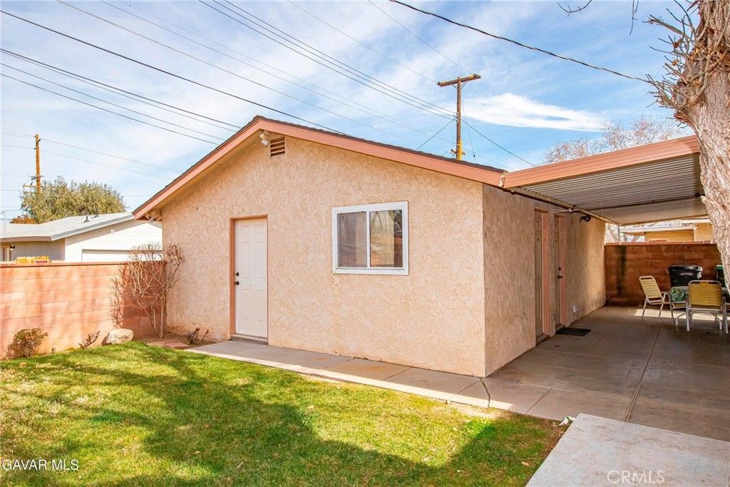 Image 25 of property listing at 2149 E Avenue Q1, Palmdale, CA 93550