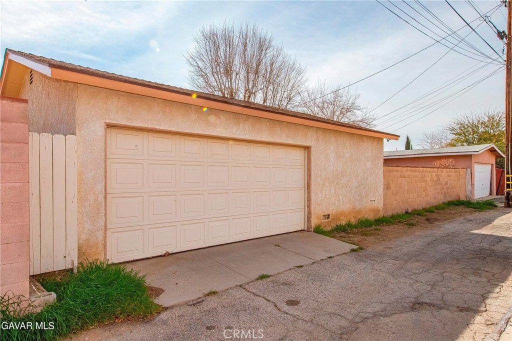 Image 26 of property listing at 2149 E Avenue Q1, Palmdale, CA 93550