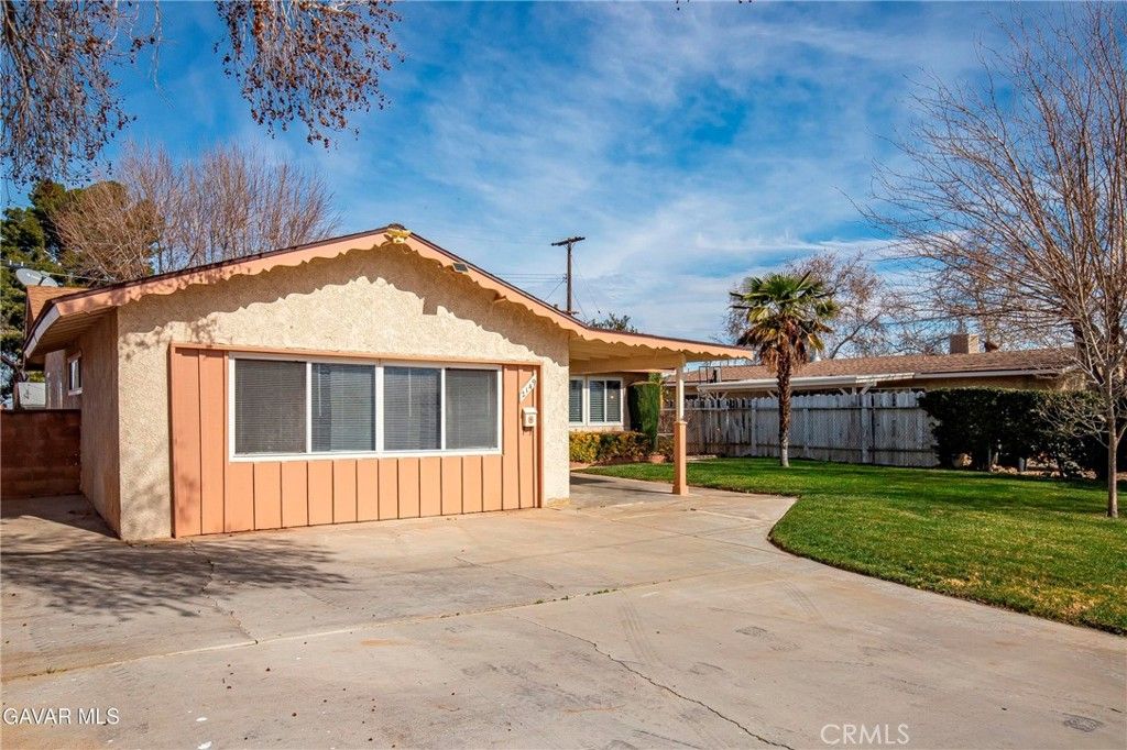 Image 33 of property listing at 2149 E Avenue Q1, Palmdale, CA 93550