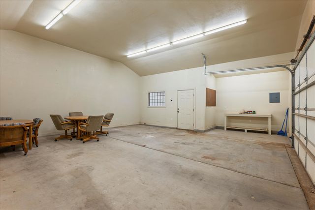 1216 Avenue I, Levelland, TX 79336