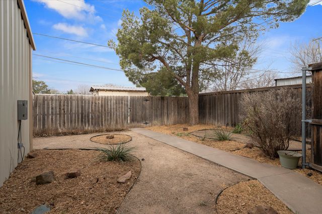 1216 Avenue I, Levelland, TX 79336