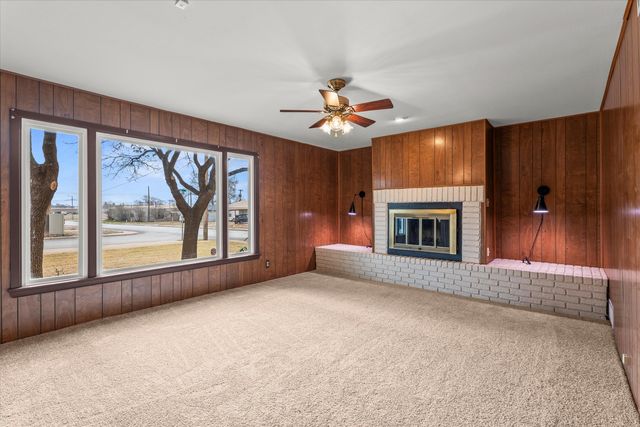 1216 Avenue I, Levelland, TX 79336