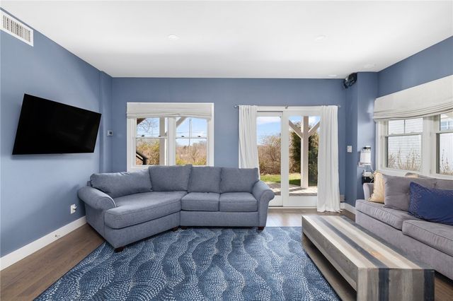 14 East Pointe Court 14, South Kingstown, RI 02879