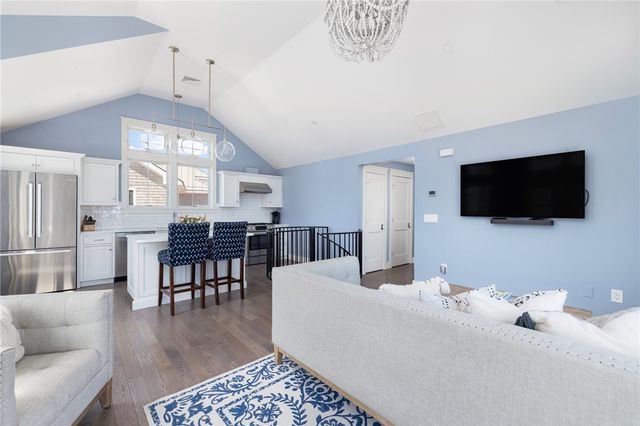 14 East Pointe Court 14, South Kingstown, RI 02879