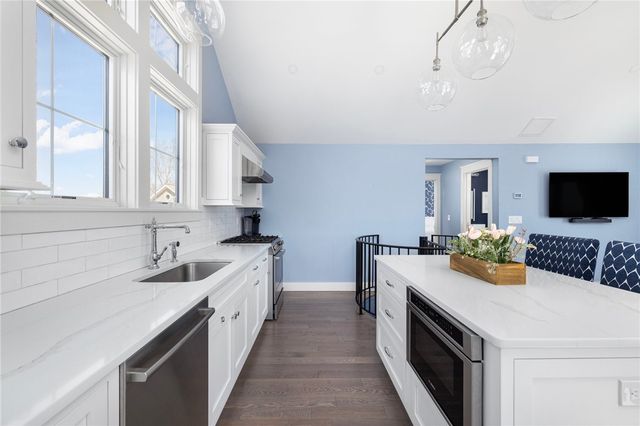 14 East Pointe Court 14, South Kingstown, RI 02879