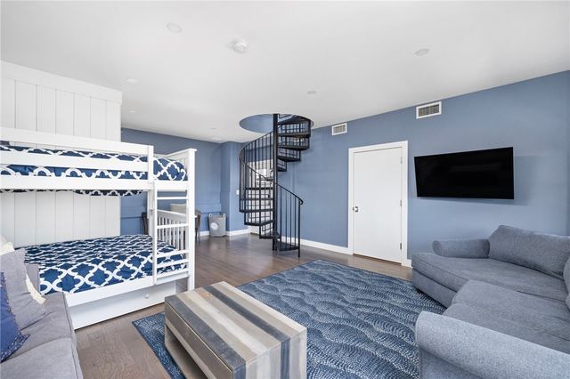 14 East Pointe Court 14, South Kingstown, RI 02879