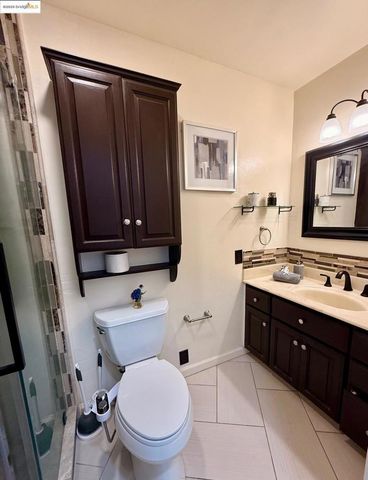 17453 Via Valencia, San Lorenzo, CA 94580