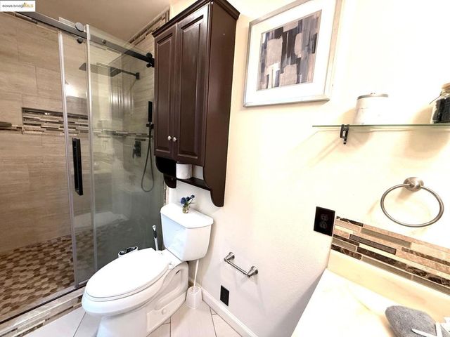 17453 Via Valencia, San Lorenzo, CA 94580