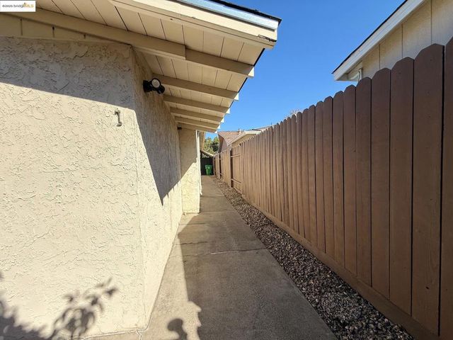 17453 Via Valencia, San Lorenzo, CA 94580