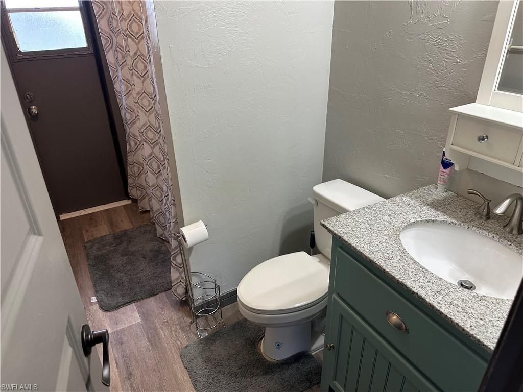 Image 17 of property listing at 2124 NE 7th PL, Cape Coral, FL 33909