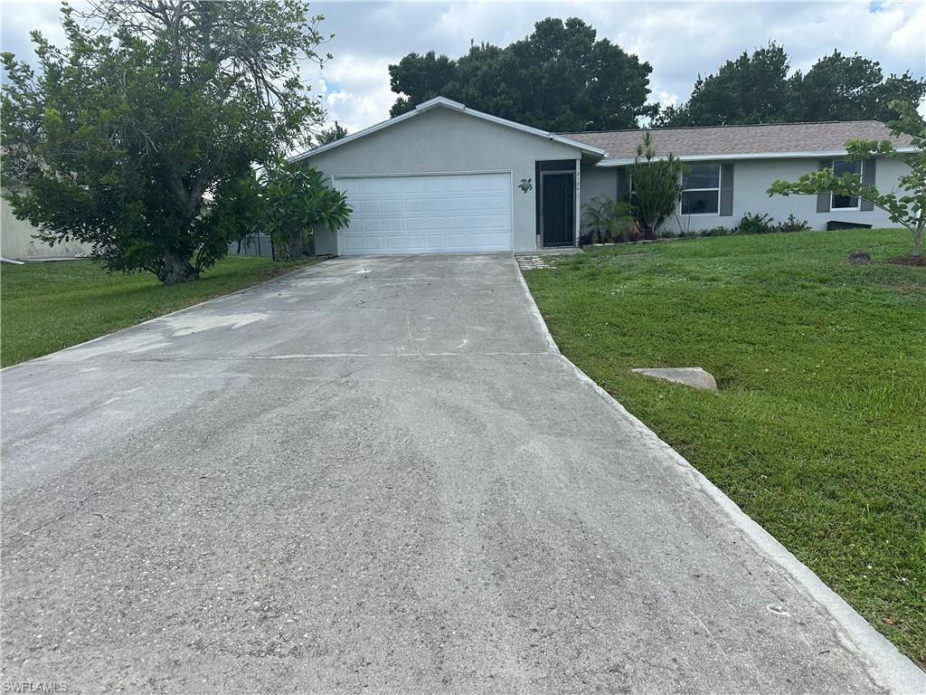 Image 29 of property listing at 2124 NE 7th PL, Cape Coral, FL 33909
