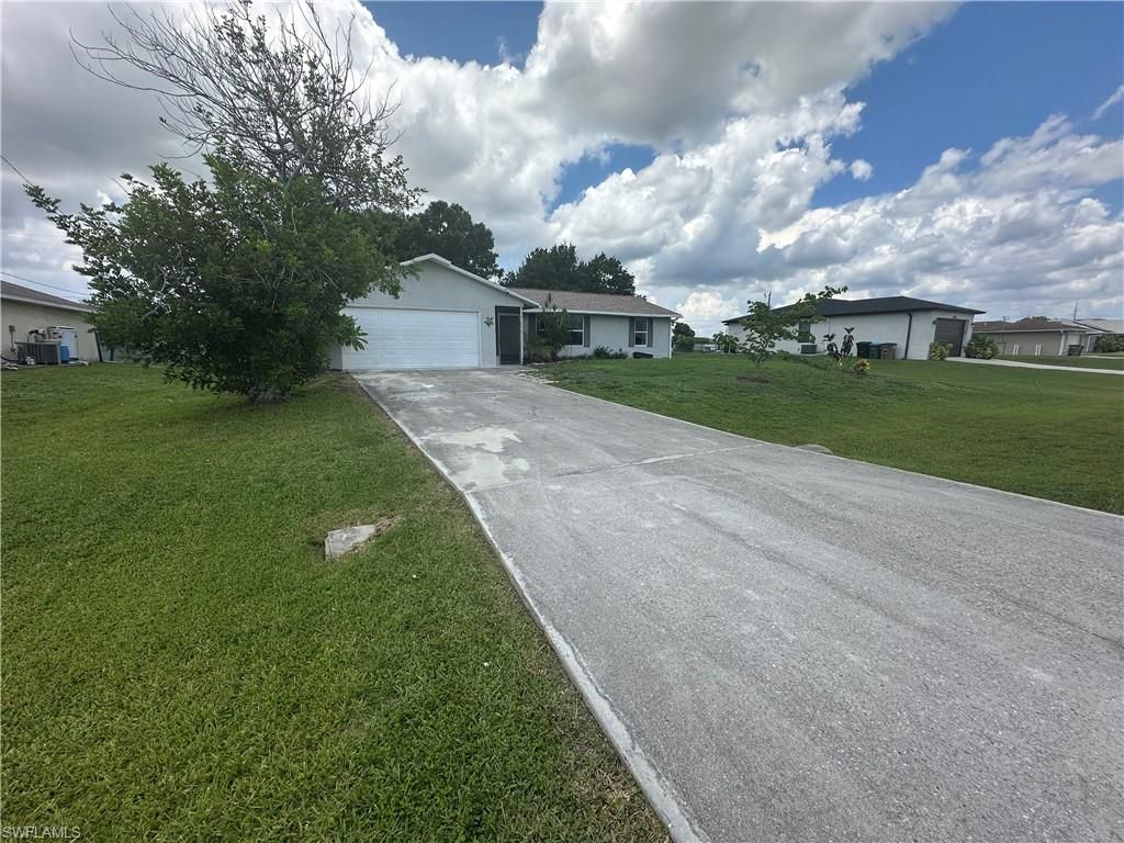 Image 30 of property listing at 2124 NE 7th PL, Cape Coral, FL 33909