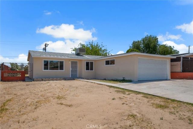 904 E Virginia Way, Barstow, CA 92311