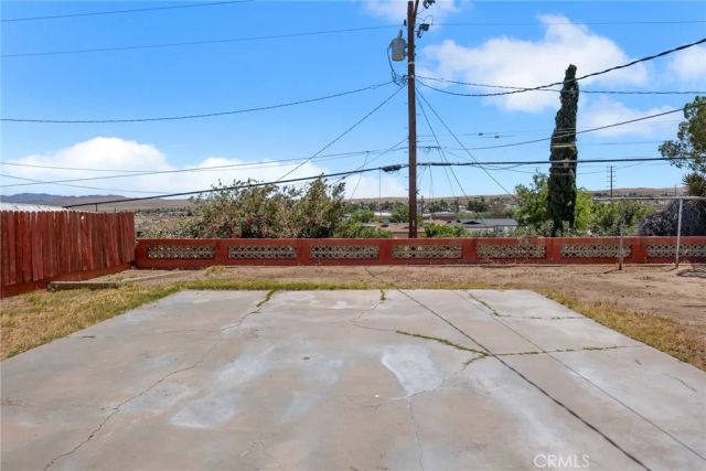 904 E Virginia Way, Barstow, CA 92311