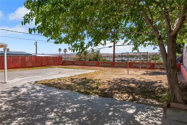 904 E Virginia Way, Barstow, CA 92311