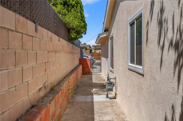 904 E Virginia Way, Barstow, CA 92311