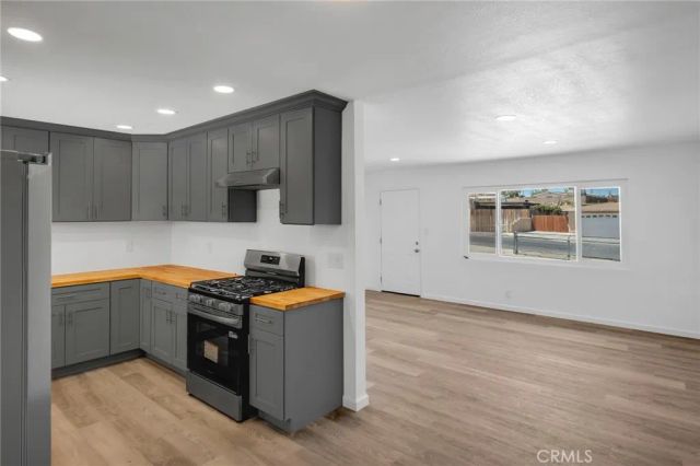 904 E Virginia Way, Barstow, CA 92311