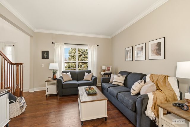 149 N Willowwood Drive, Oswego, IL 60543