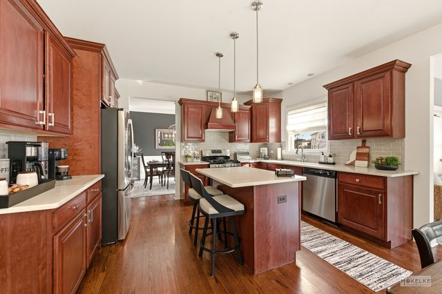 149 N Willowwood Drive, Oswego, IL 60543