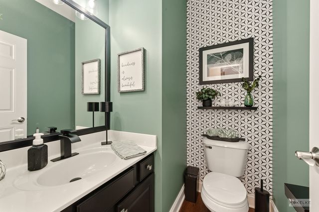 149 N Willowwood Drive, Oswego, IL 60543