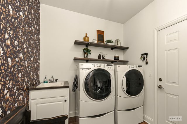 149 N Willowwood Drive, Oswego, IL 60543