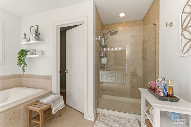 149 N Willowwood Drive, Oswego, IL 60543