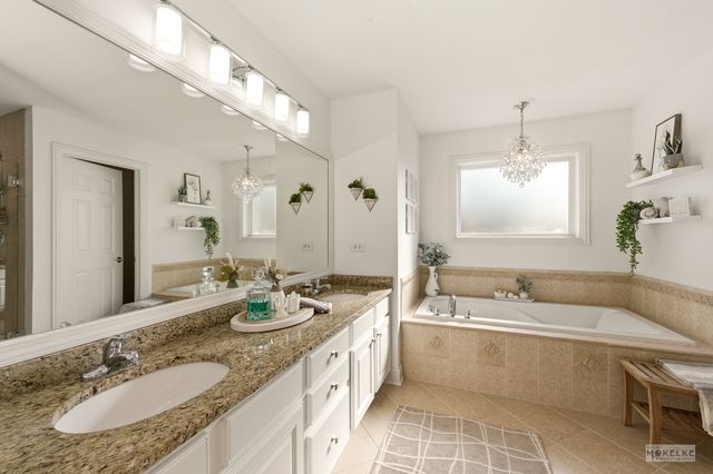 149 N Willowwood Drive, Oswego, IL 60543