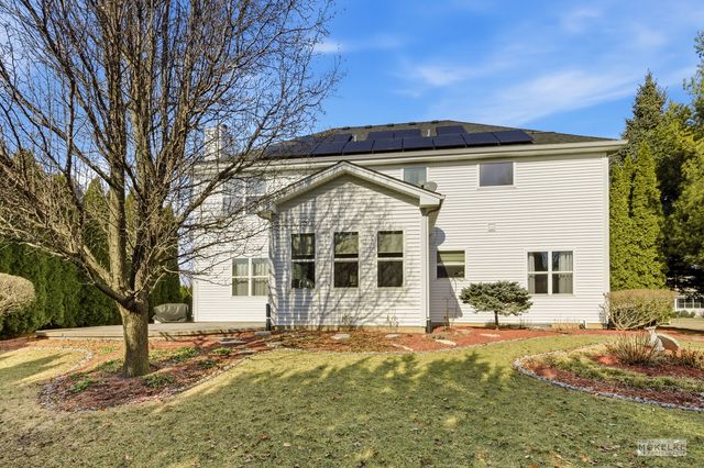 149 N Willowwood Drive, Oswego, IL 60543