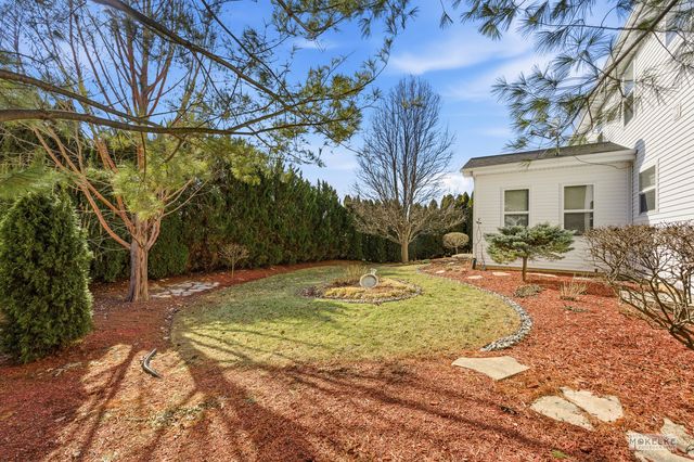 149 N Willowwood Drive, Oswego, IL 60543