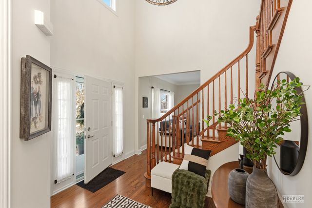 149 N Willowwood Drive, Oswego, IL 60543